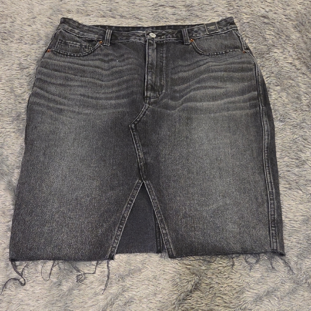 Abercrombie & Fitch Charcoal Denim Midi Skirt Size 32, New With Tags!